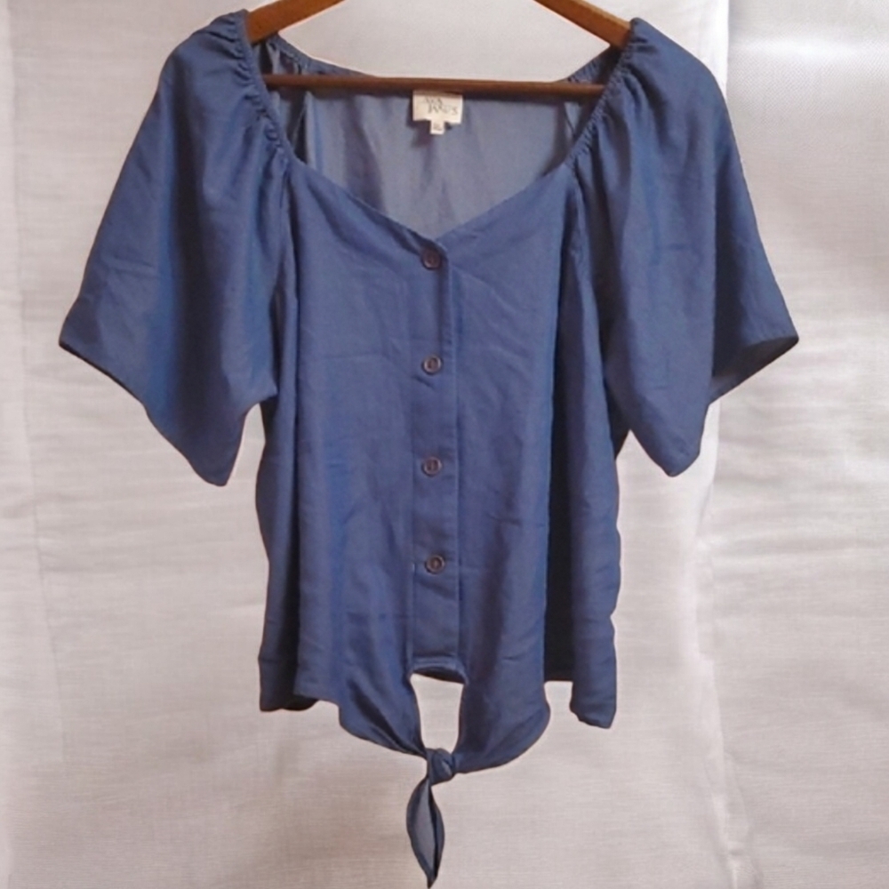 Ava James Top Blue Button-Down Women Top Size 1X Plus Size Blue Comfy Tie Accent